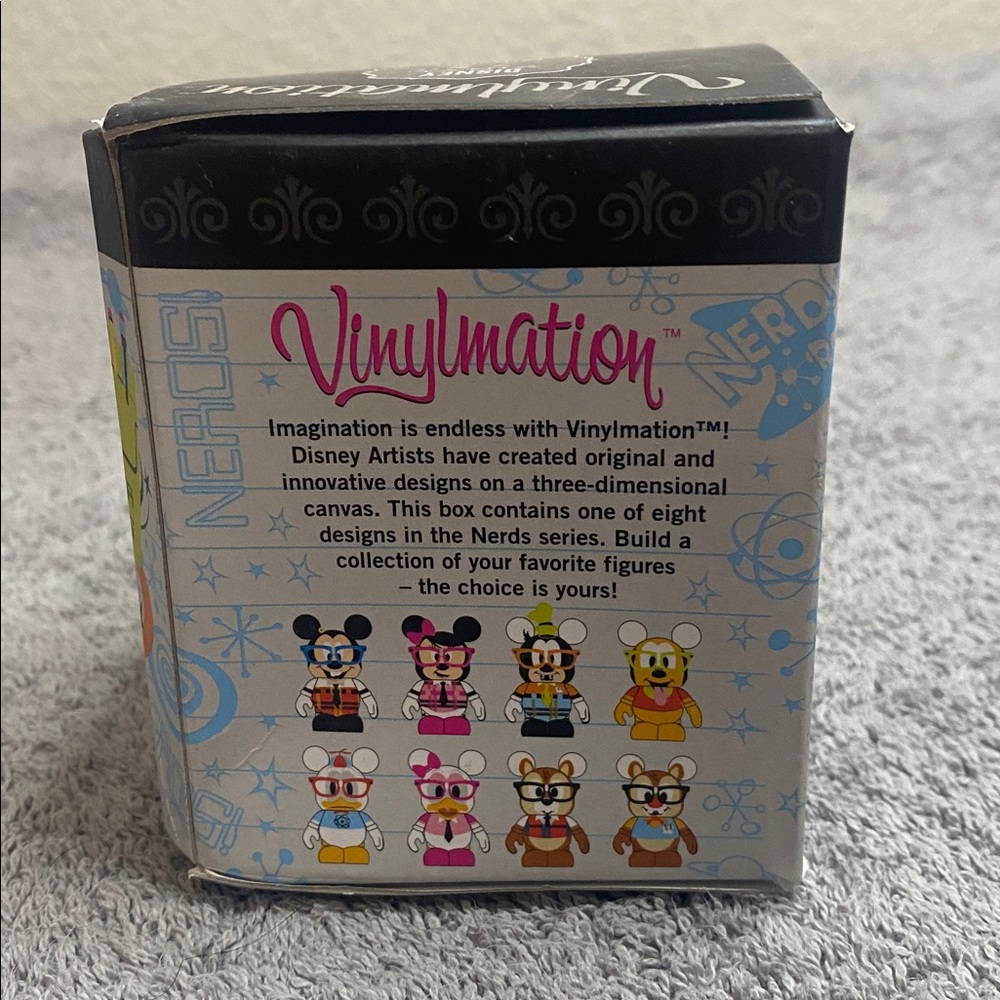 ✨NWT Retired Disney Vinylmation Stitch from the "Nerds" series! - Picture 3 of 3